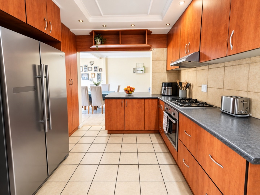 5 Bedroom Property for Sale in Wilgehof Free State